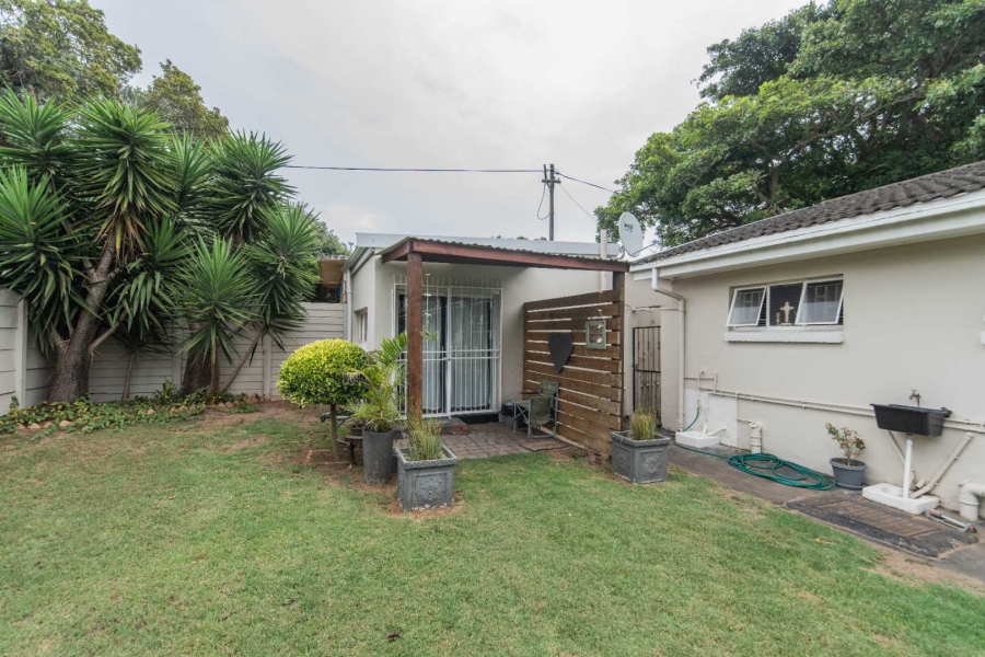 8 Bedroom Property for Sale in Summerstrand Eastern Cape